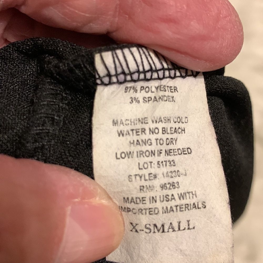 Olivia Rae XS black Formfitting bust with flowy bottom - Picture 5 of 8